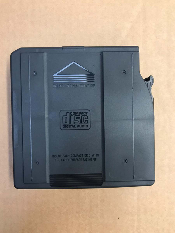 XQZ000050 - 6 CD Auto Changer Cartridge for Alpine System - Range Rover L322 (2005-2012), Sport (2005-2013) and Discovery 3 & 4 (2005-2010)) Image 1