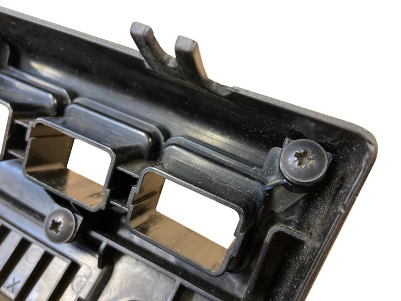 YUD000310PMA - Insert for Switch Facia on Land Rover Defender Dash - Fits 2002-2006 - by MUD UK Image 2