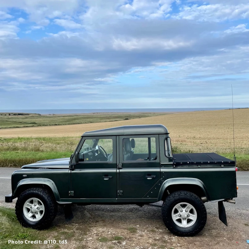 EXT2904-BKM - Defender 110 Crew Cab Tonneau Cover Kit - By Exmoor Trim Image 1