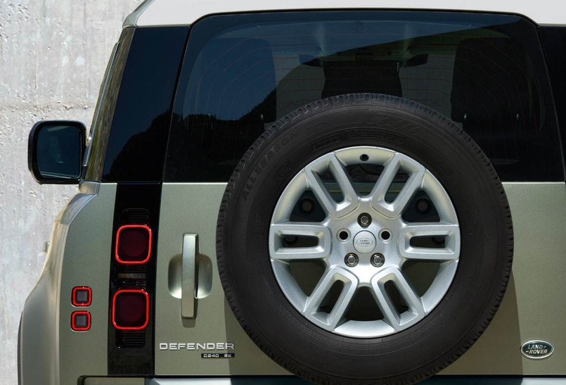 LR129107 - All New Defender 19" Alloy Wheel in Silver Sparkle Finish - 6 Split Spoke Style 6010 - Genuine Land Rover Image 2
