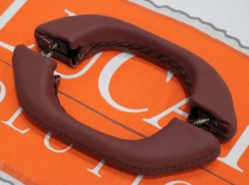 LRC34028 - Defender Leather Interior Door Grab Handle Kit - Burgundy Leather with Black Stitch by Lucari Image 3