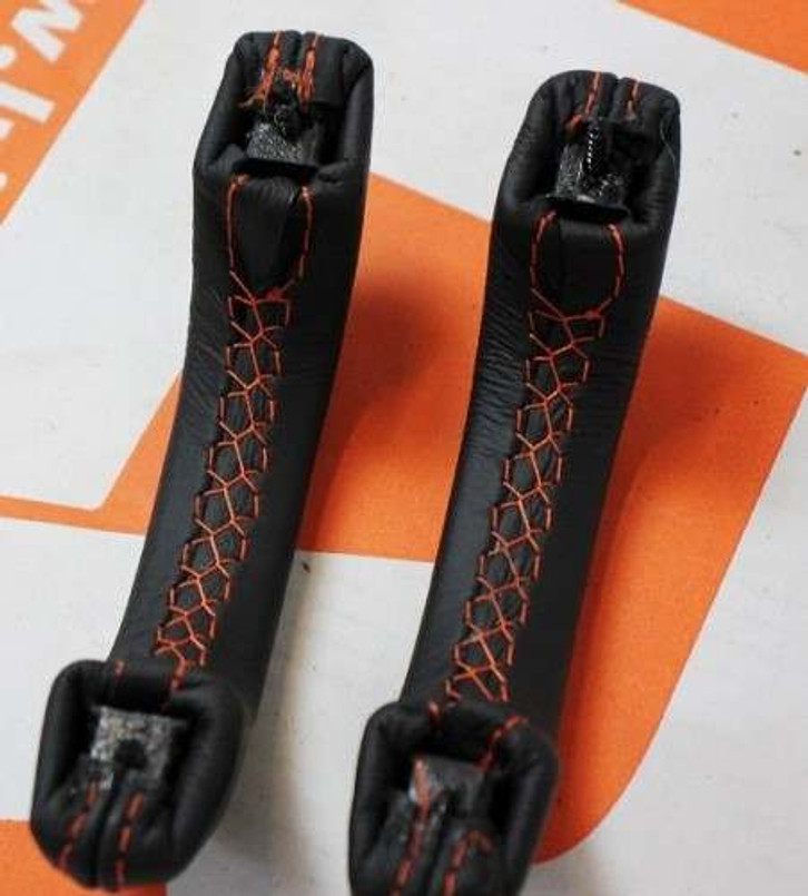 LRC34113 - Defender Leather Interior Door Grab Handle Kit - Black Leather with Orange Stitch by Lucari Image 3