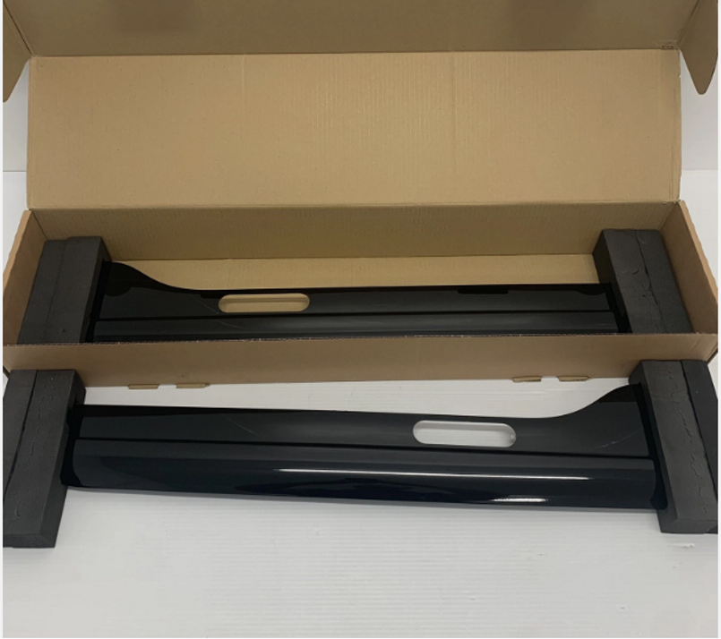 VPLRR0166 - Roof Rail Finisher Pieces for Roofrack - Black - Discovery 5 - Genuine Land Rover Image 2