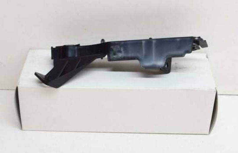 LR137782 - Left Hand Front Bumper Mounting Bracket for Range Rover Sport L494 - Fits from JA Chassis Number - Genuine Land Rover Image 1