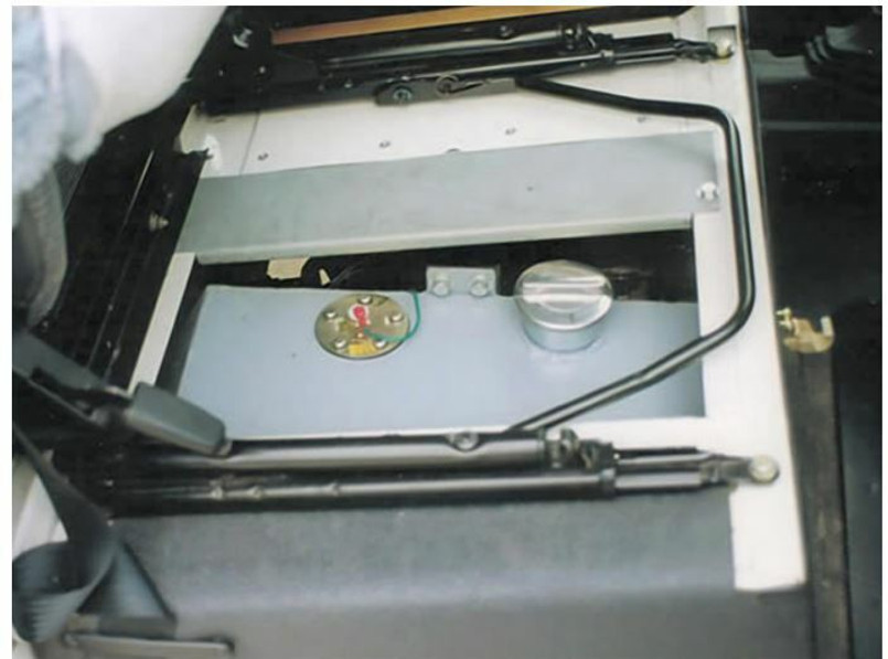 TA45 - Long Range Fuel Tank- Defender 80L  Image 3