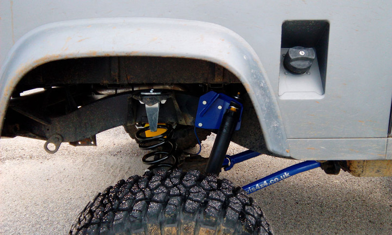 GL1073 GL1074 GL1075 - Gwyn Lewis Rear Heavy Duty, Cranked Radius Arms - Supplied as a Pair - Available in Black or Blue - For Defender, Discovery 1 and Range Rover Classic - UPDATED FOR 2025 Image 21