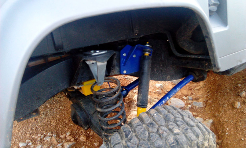 GL1073 GL1074 GL1075 - Gwyn Lewis Rear Heavy Duty, Cranked Radius Arms - Supplied as a Pair - Available in Black or Blue - For Defender, Discovery 1 and Range Rover Classic - UPDATED FOR 2025 Image 22