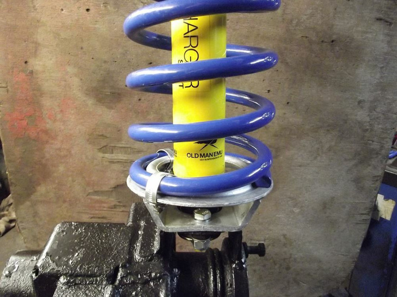 GL1131F - Gwyn Lewis Front Spring Spacers - Comes as a Pair - 1" Lift - For Defender, Discovery 1 and Range Rover Classic Image 2