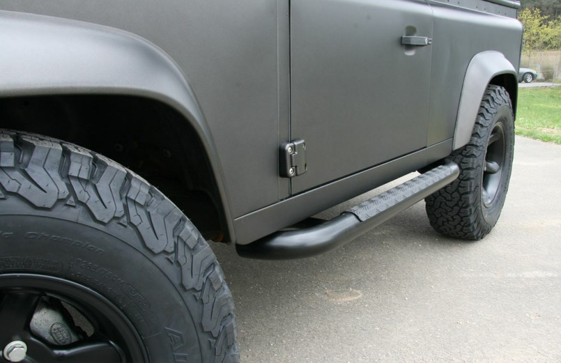 NARBDEF-110 - Raptor Black Side Steps With Chequer Plate For Land Rover Defender 110 - By Nakatanenga Image 1