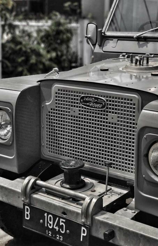 KGHTLAL-S - Nakatanenga Branded Defender and Series Front Heritage Grille - Comes in Silver - Fits All Non-Air Land Rover Defenders (Doesn't Include Badge) Image 2