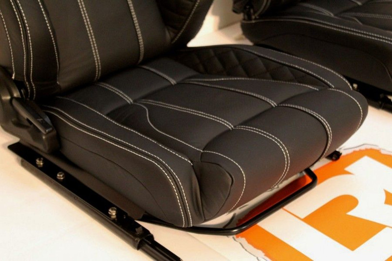 LRI1001- LRI OEM Leather Heated Front Corbeau Low Base Seats for LAND ROVER DEFENDER Image 4