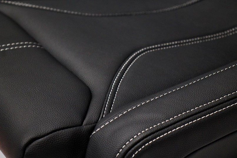 LRI1166 - Pair of RXI Low Base White Stitch Front Seats for LAND ROVER DEFENDER 90/110 Image 6