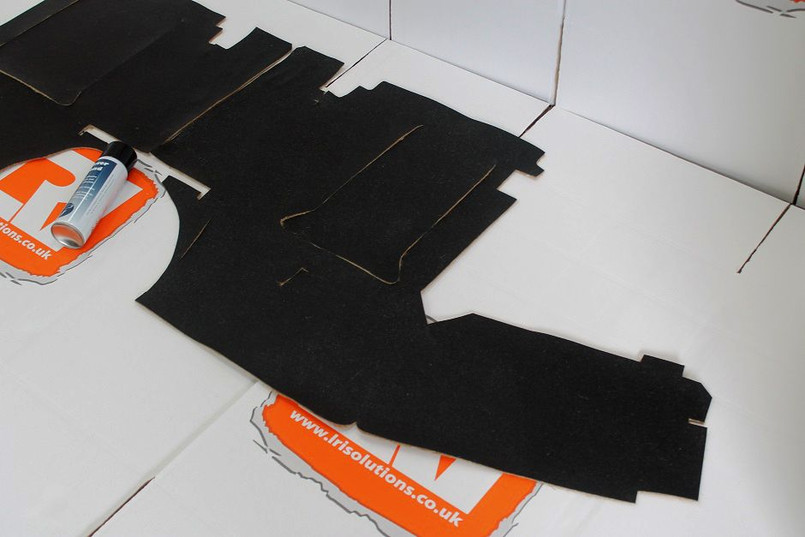 LRI34057 - RHD LT77 Hardura Front Seat Box Rubber Matting for Defender up to 1993 Image 2