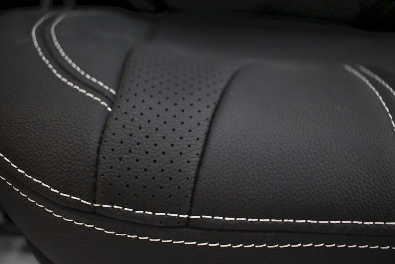 LRI1118 - LRI Full Leather Heated TDCI/Puma Front Seats for LAND ROVER DEFENDER 90/110 Image 5