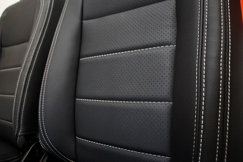 LRI1165 - Black Grained Vinyl White Stitch TDCI Front Seats for DEFENDER 90/110 Image 2