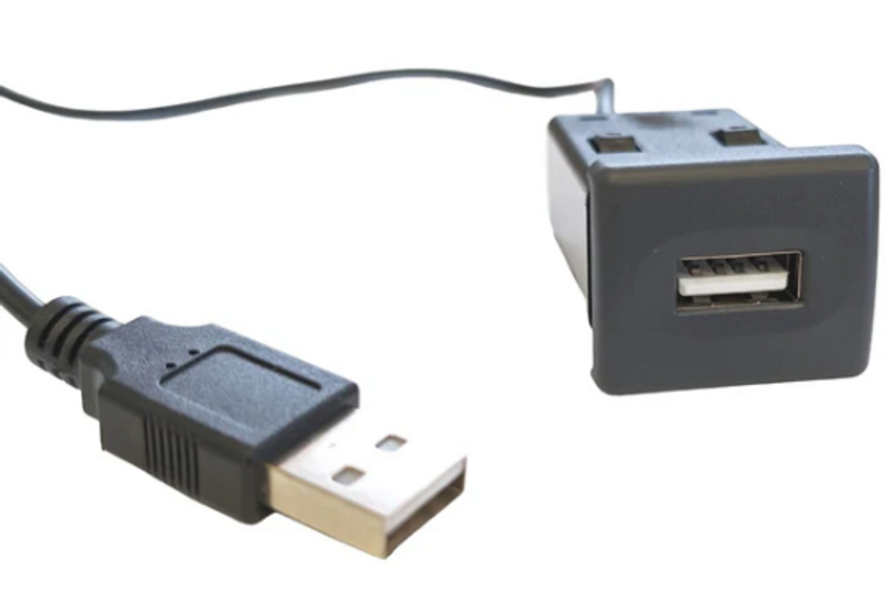 DA6678 | MUD-0078 - USB Extension Switch for Land Rover Defender - Designed to fit from 2002 Onwards Image 2