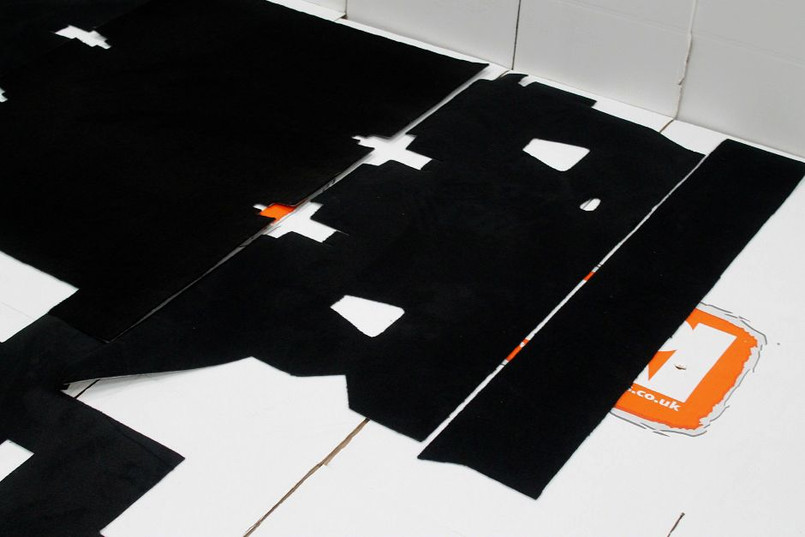 LRI2086 - LHD TDCI 7 Seat Full Black Carpet Mat Set for Defender Puma 110 Image 11