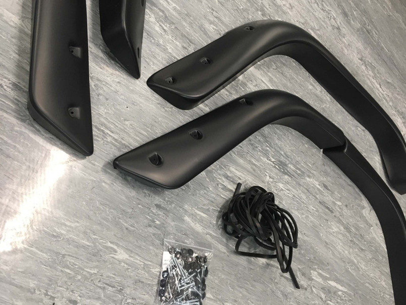 LR645 - Terrafirma Discovery 1 Wheel Arch Extensions - 5 Door Discovery or Range Rover Classic (50mm Extended Arches) Image 2