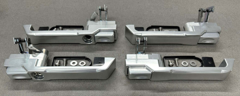 LRC3476 - Set of Four Aluminium Door Handles in Silver for Land Rover Defender  - Fits All Push Button Handles Image 4