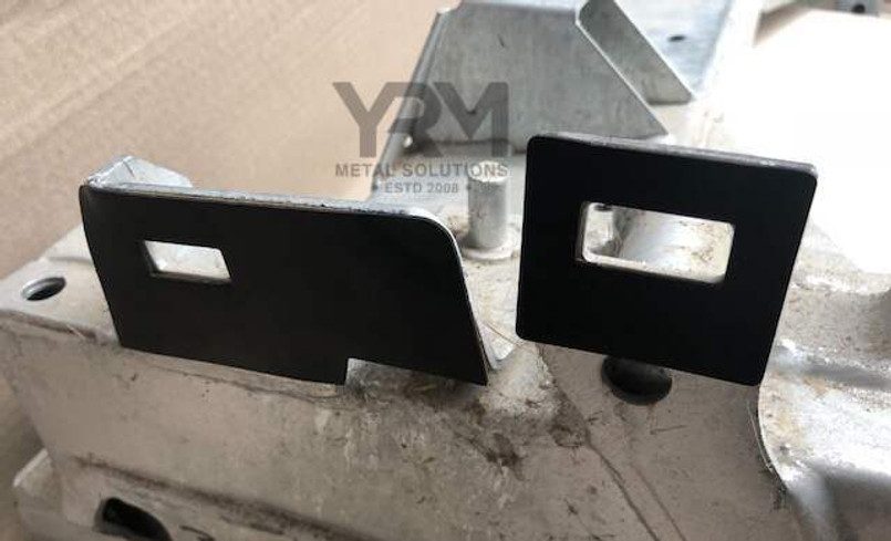 YRM1904 - Front Wing to Chassis (Dumb Iron) Rubber Gasket - Land Rover Defender  Image 2