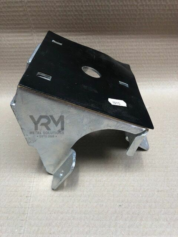 YRM1913 - 2nd Row Seat Support to Chassis Bracket Rubber Gasket - Land Rover Defender 2007 onwards  Image 2