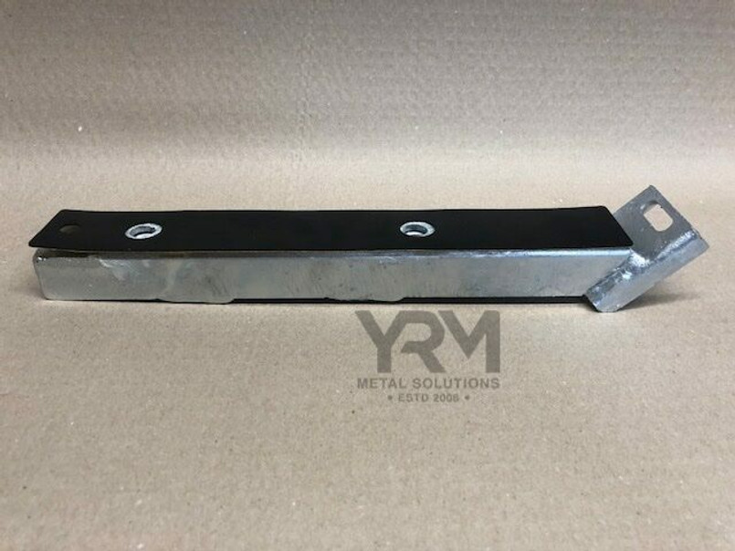 YRM1915 - Seat Belt Anchorage Rubber Gasket - Land Rover Defender Image 2
