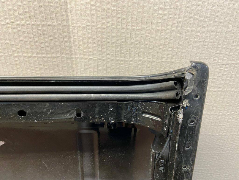 YRM1930 - Inner Windscreen to Roof Assembly Seal - Land Rover Defender Image 1