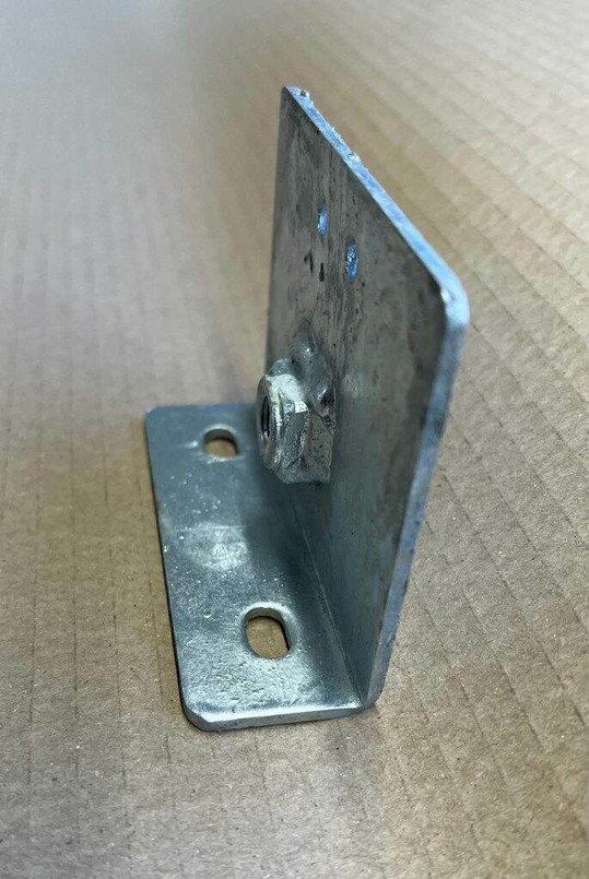 YRM446 - HDG 2nd Row Bracket for Rear Seat Belt Reel – Land Rover Defender 4 Door Crew Cab 2007 onwards Image 3