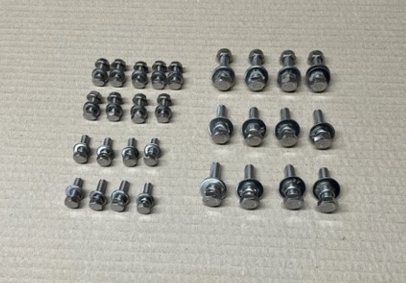 YRM1120 - Toe/Kick Panel Fixing Kit for a Land Rover Defender & Series 4 or 5 Door Image 1