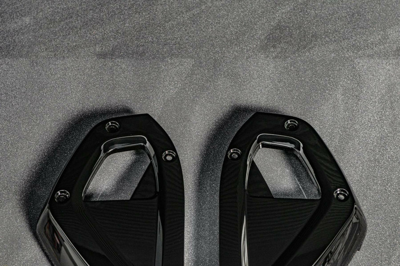 LRD2SCFDB - Dashboard End Finishing Trim in Gloss Black for 2020 Land Rover Defender by Chelsea Truck Company Image 5