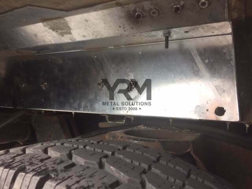 YRM308 - 2nd Row Forward Facing Seat Conversion Kit - Land Rover Defender 90 by YRM Image 2
