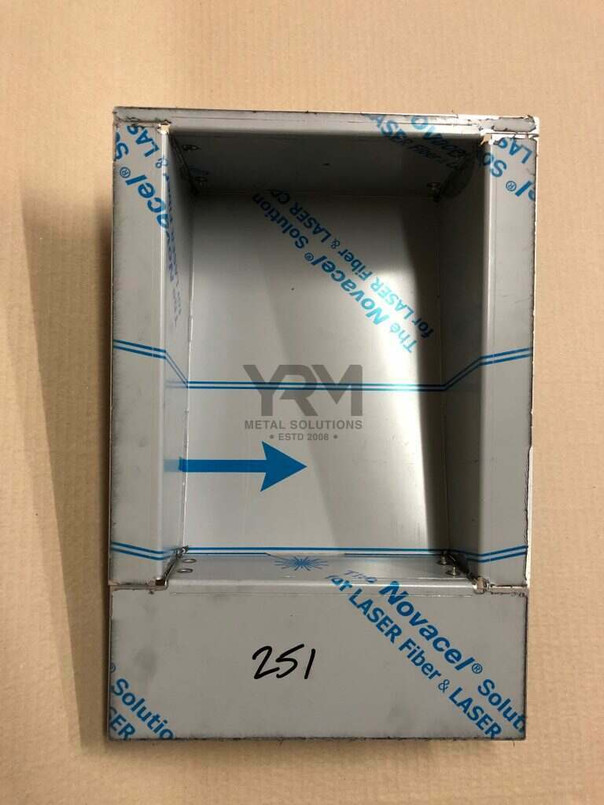 251 - Aluminium Centre Seat Tool Box for Land Rover Defender - Fits Vehicles With LT77, R380 and LT95 Gearbox Image 1