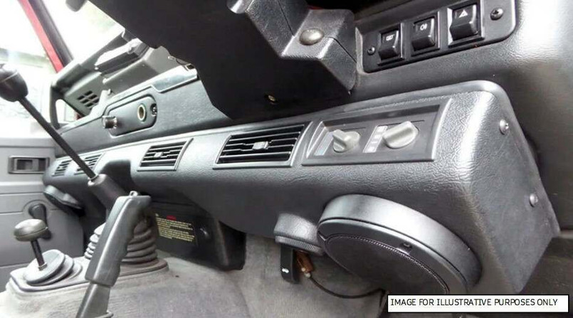 LRC10091 - Air Conditioning System - Land Rover Defender - 200TDi Full Air Con Kit - RIGHT HAND DRIVE Image 1