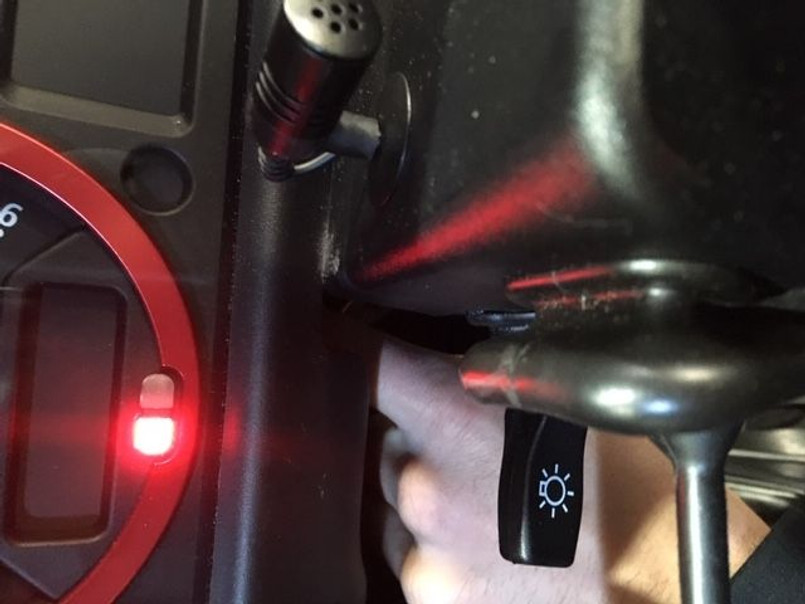 LRI32086 - Inertia ECU Cut Off Security Switch - Land Rover Defender TD5 and 2.2 TDCi Puma - a simple and effective addition to your vehicle's security Image 5