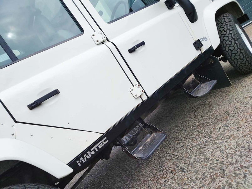 LRC1820 - Heavy Duty Aluminium Sills for Land Rover Defender 90 - by Mantec - One Piece Design with Stainless Steel Fixings (Image Shows Pair on 110)  *********SPECIAL OFFER LIMITED TIME ONLY********* Image 5