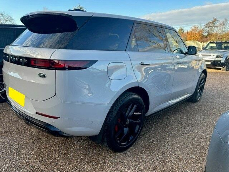 LRC4601 - Pair of Side Steps for Range Rover L460 and Range Rover Sport L461 - Comes Complete With All Fittings Image 3
