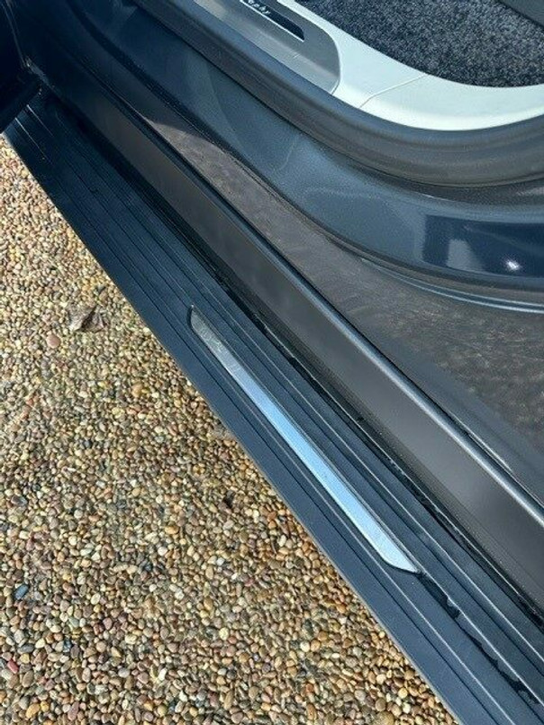 LRC4601 - Pair of Side Steps for Range Rover L460 and Range Rover Sport L461 - Comes Complete With All Fittings Image 7