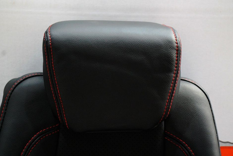LRI33088BLK - High Back Middle Row Seat Set - Black Leather - Land Rover Defender 110 Station Wagon / Double Cab TD5 & Puma TDCi - by Lucari Image 6