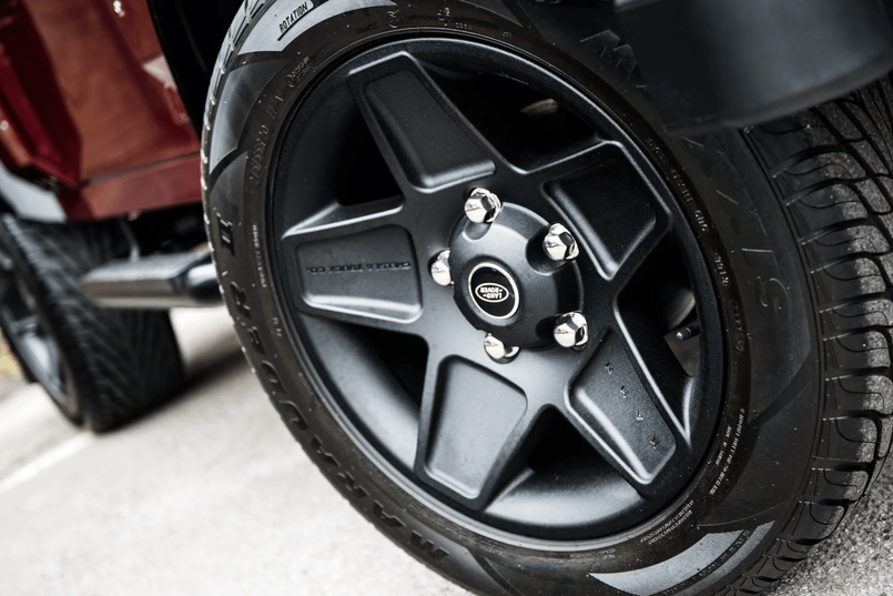 WACMF9251V1C - Land Rover Defender (1991-2016) Mondial Retro 20"x9" Light Alloy Wheel by Chelsea Truck Company Image 15