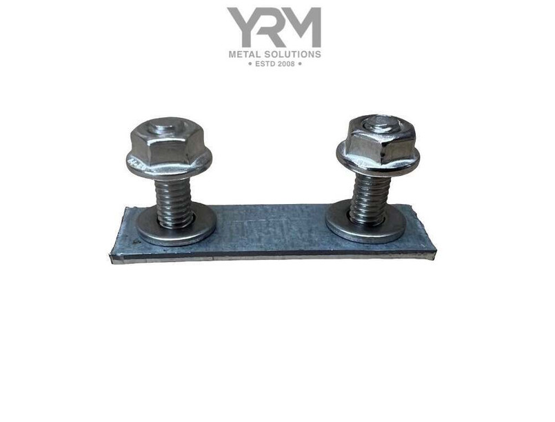 YRM1137 - Stainless Steel Stud Plate - Doorcheck Strap for Rear End Door & Rear Side – Land Rover Defender 1983-2016 Image 1