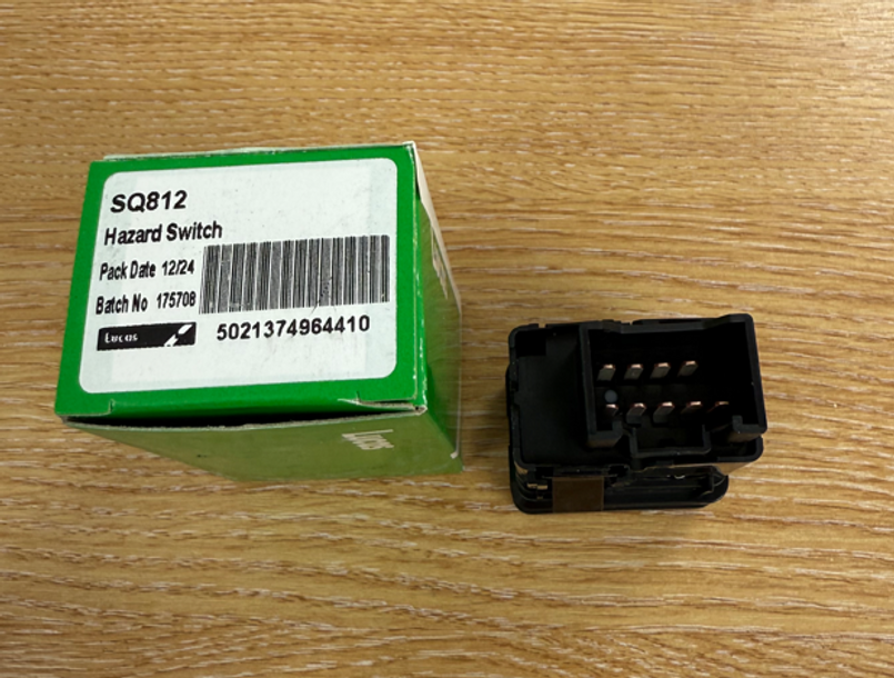 YUG000180LNF - Defender Hazard Switch from 2002 Onwards Image 2