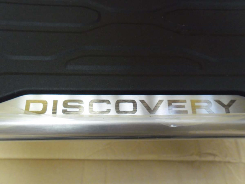 VPLCP0210 - Side Steps with Stainless Steel Trim - For Discovery Sport - Fits 2015 Onwards Image 2