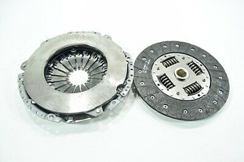 LR096452 - Clutch Plate and Cover for 2.0 Diesel Ingenium Engine - Discovery Sport and Range Rover Evoque Mk1 Image 1