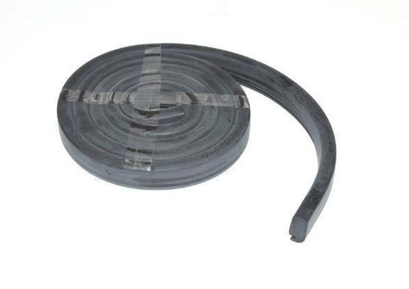 333487 - Seal Between Rear Tub and Rear Upper Body Panel on Defender 110 CSW (up to 1985) and 109 Station Wagon - Fits Right or Left Hand Side Image 2