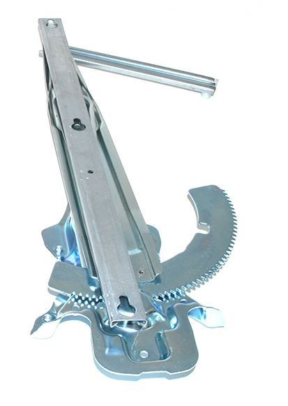 LR006373 - Front Right Hand Window Regulator for Discovery 1 (from 1994) and Discovery 2 Image 1