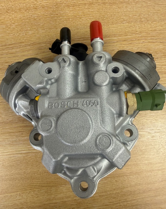 LR061536 - Fuel Injection Pump for 4.4 TDV8 - Range Rover L405 and Range Rover Sport L494 Image 2
