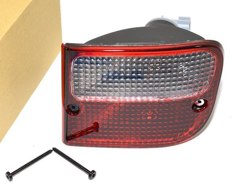 XFB500180 - Rear Bumper Mounted Light for Freelander 1 - Right Hand - Fits from 2004 Onwards Image 2