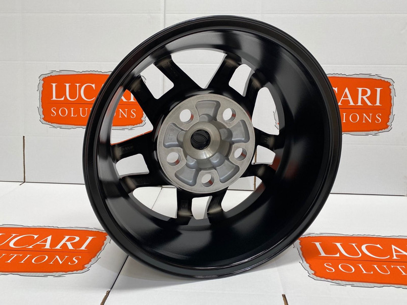 DUALXTR1 - Dual Finish XTR1 Alloy Wheel 18x8 ET10 by Lucari - Land Rover Defender 90 and 110 Image 7