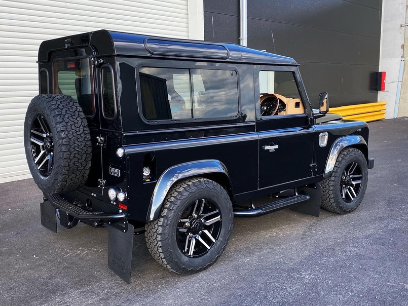 DUALXTR2 - Dual Finish Black XTR2 Alloy Wheel 18x8 ET10 by Lucari - Land Rover Defender 90 and 110 Image 3
