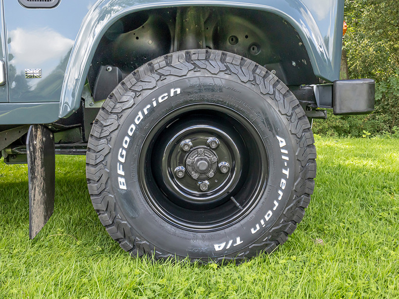 DA4951 - Steel Wheel 8x16 Smooth / Black - Land Rover Defender 1983-2016 Image 3
